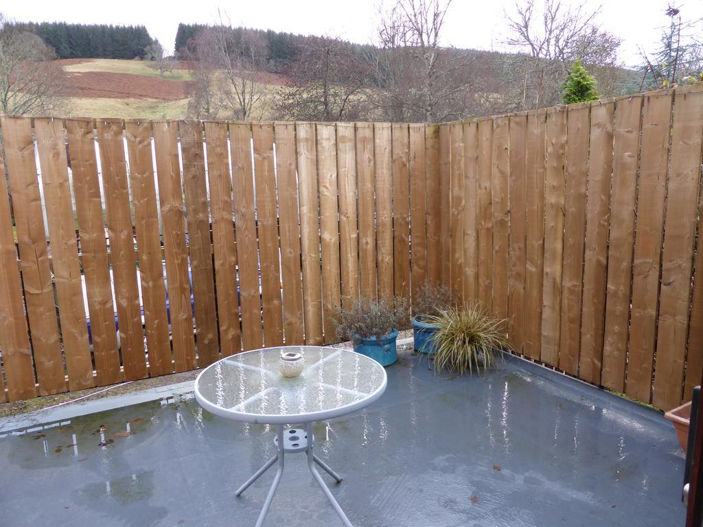 Treetops Bungalow Loch Ness ดรัมนาดรอคิท ภายนอก รูปภาพ
